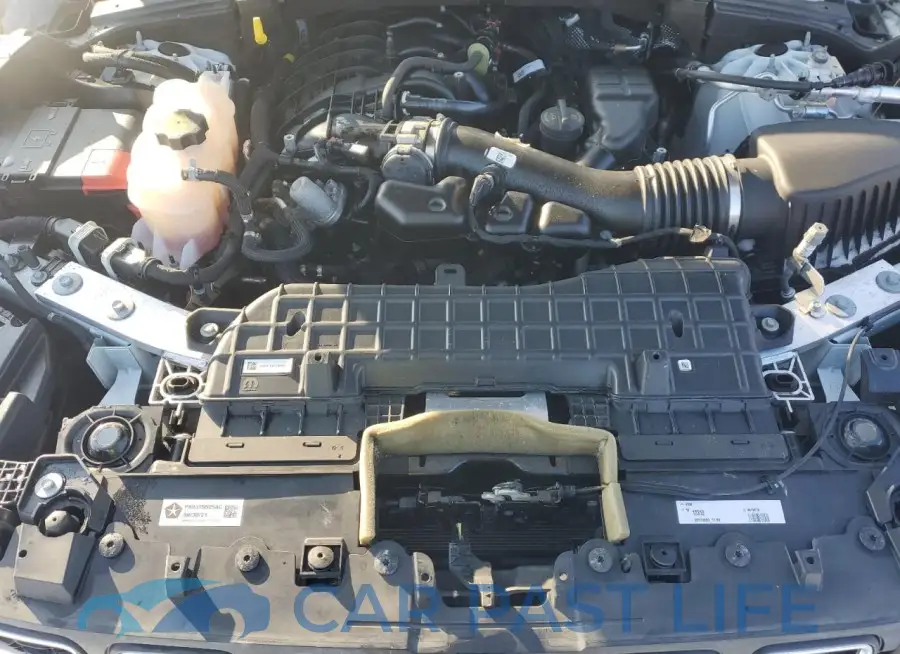 1C4RJKAG5M8153718# 12