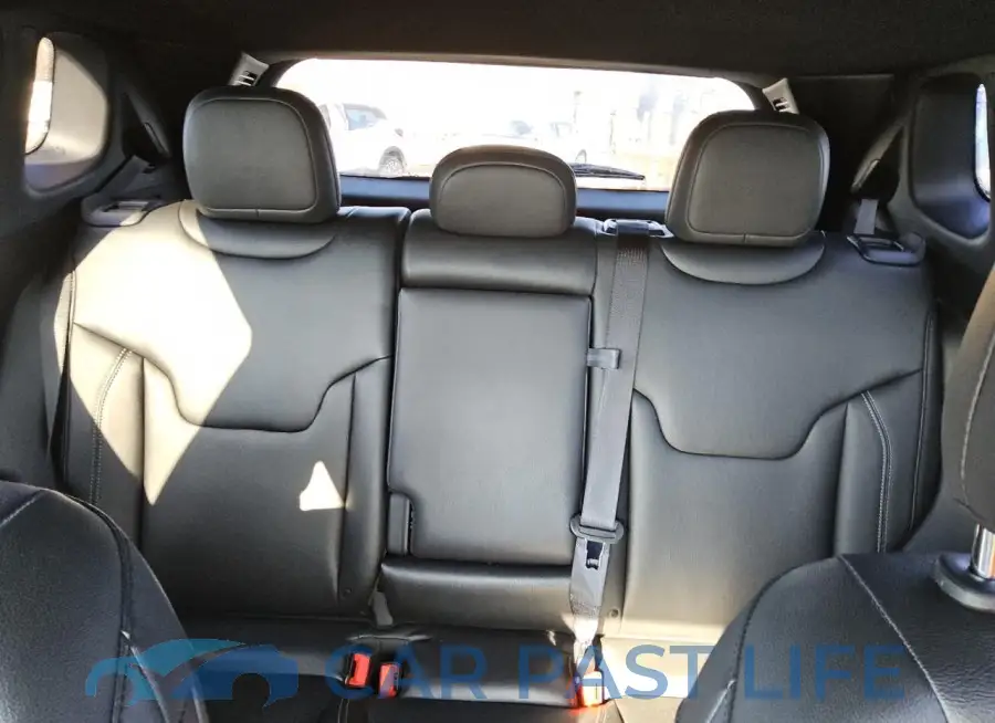3C4NJDCN1ST513233# 10
