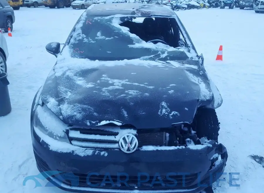 3VW117AU5HM042777# 10
