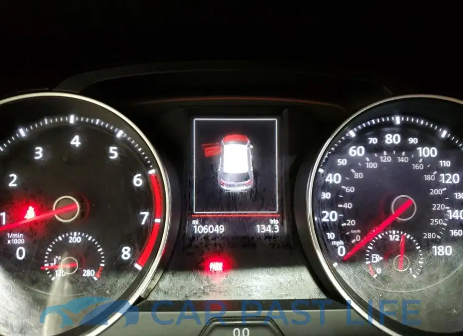 3VW5T7AU4HM010575# 8