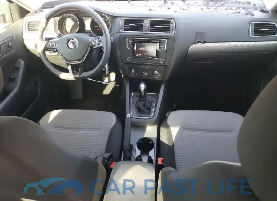 3VW2B7AJ9JM232675# 8
