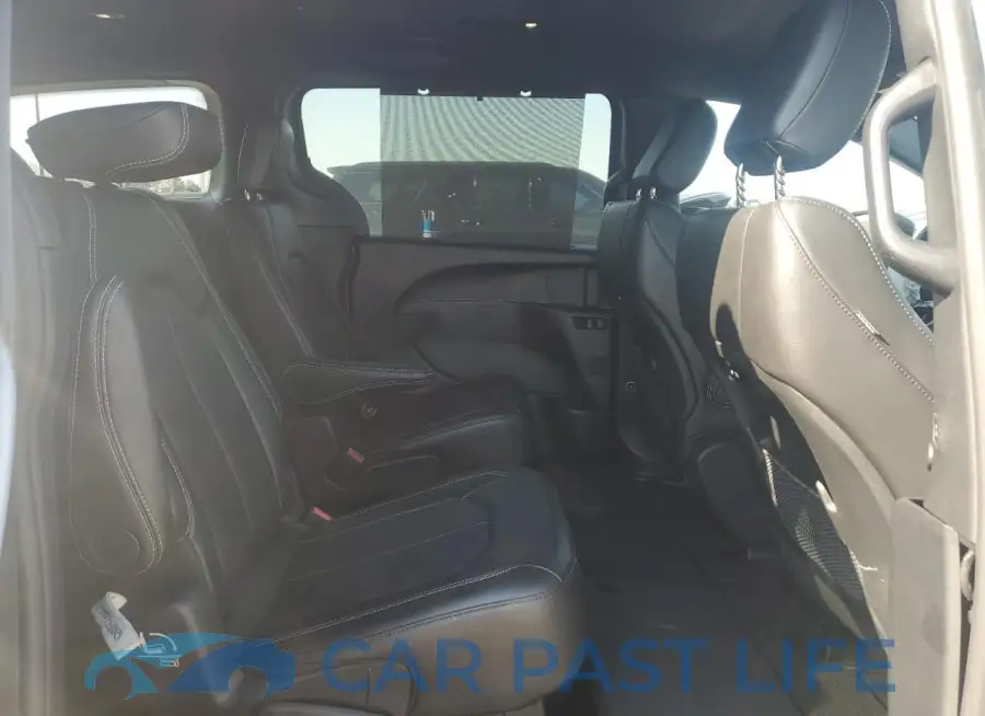 2C4RC1BG1SR504581# 11