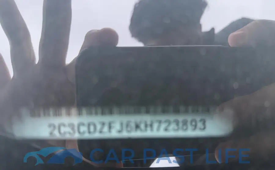 2C3CDZFJ6KH723893# 10
