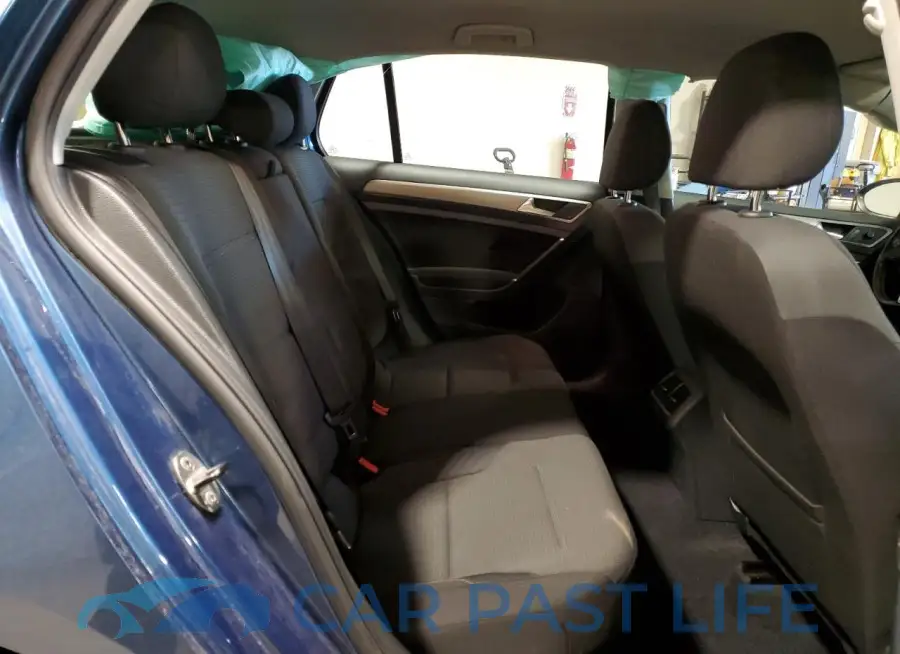 3VW117AU3HM037674# 10