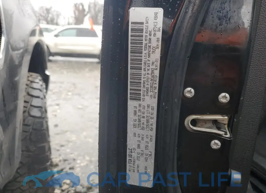 3C63RRGL9KG629043# 12