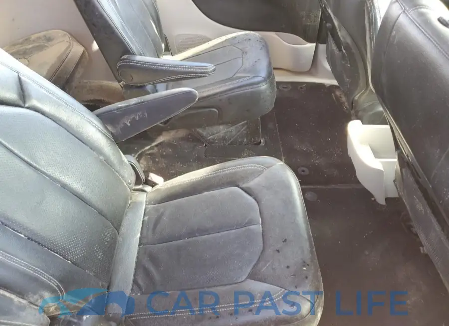 2C4RC1BG2NR117235# 11