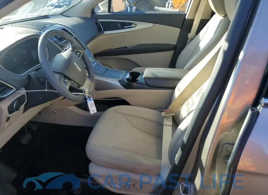 2LMPJ6J94LBL34174# 7