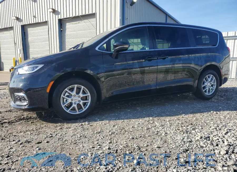 2C4RC1BG4SR502923# 1