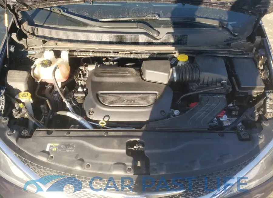 2C4RC1BGXKR573821# 12