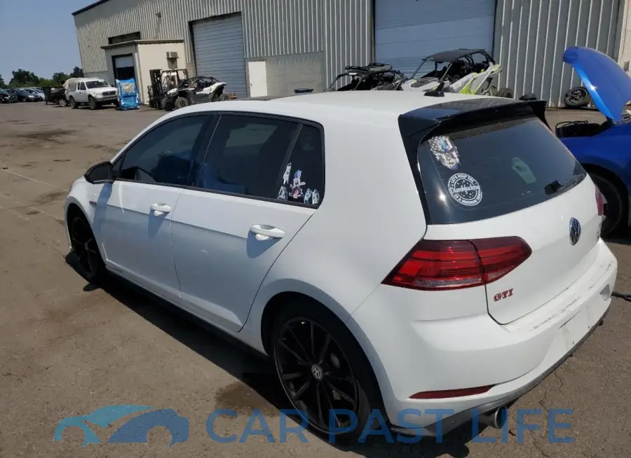 3VW5T7AU1MM010690# 2