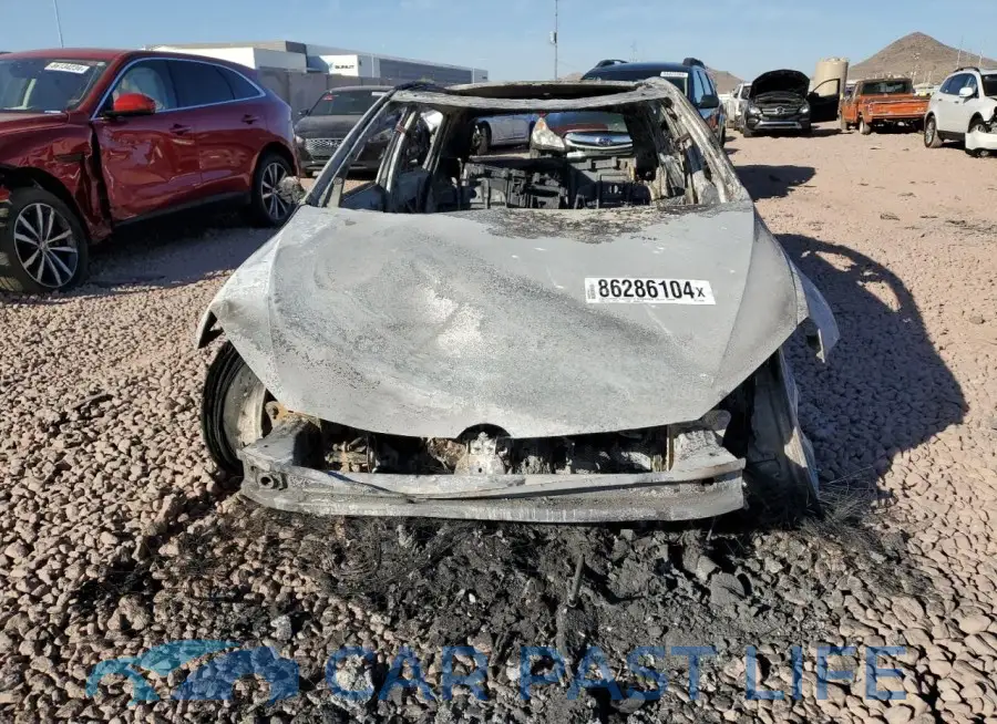 3VW5T7AU6GM033886# 5