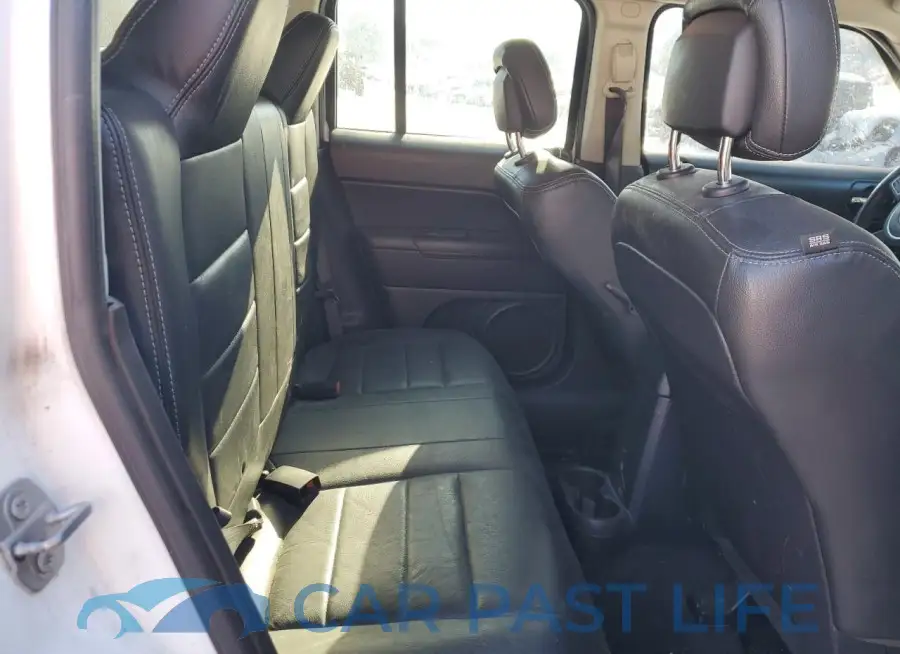 1C4NJRFB2HD205694# 11