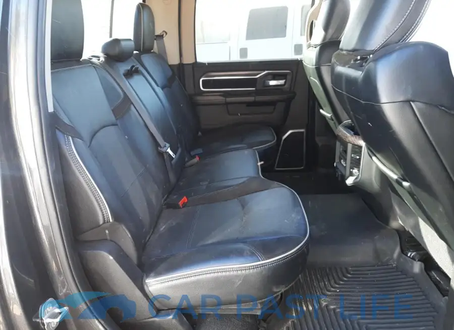 3C63RRJL3LG239209# 11