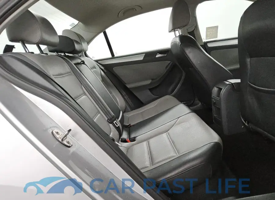 3VW637AJ9GM267529# 10
