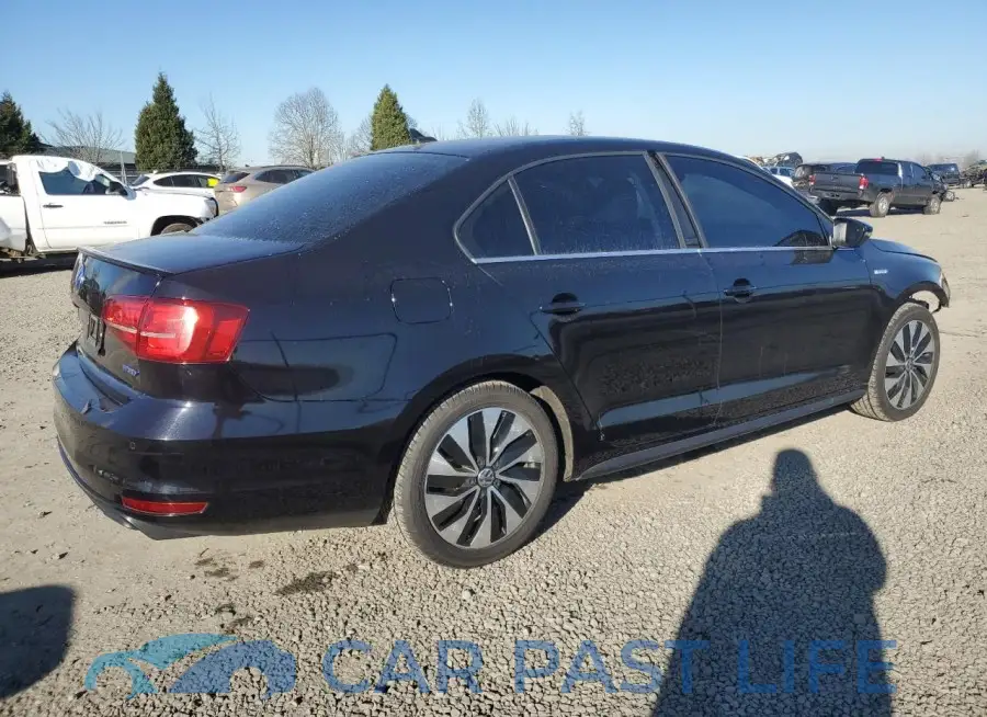 3VW637AJ8GM247272# 3