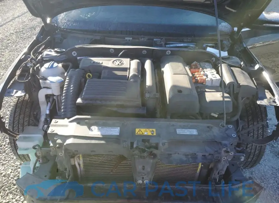 3VW637AJ8GM247272# 11