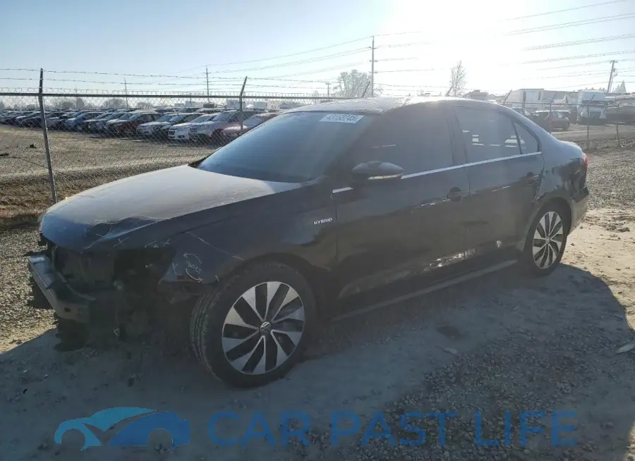 3VW637AJ8GM247272# 1