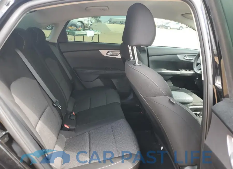 3KPF24AD8PE513317# 10