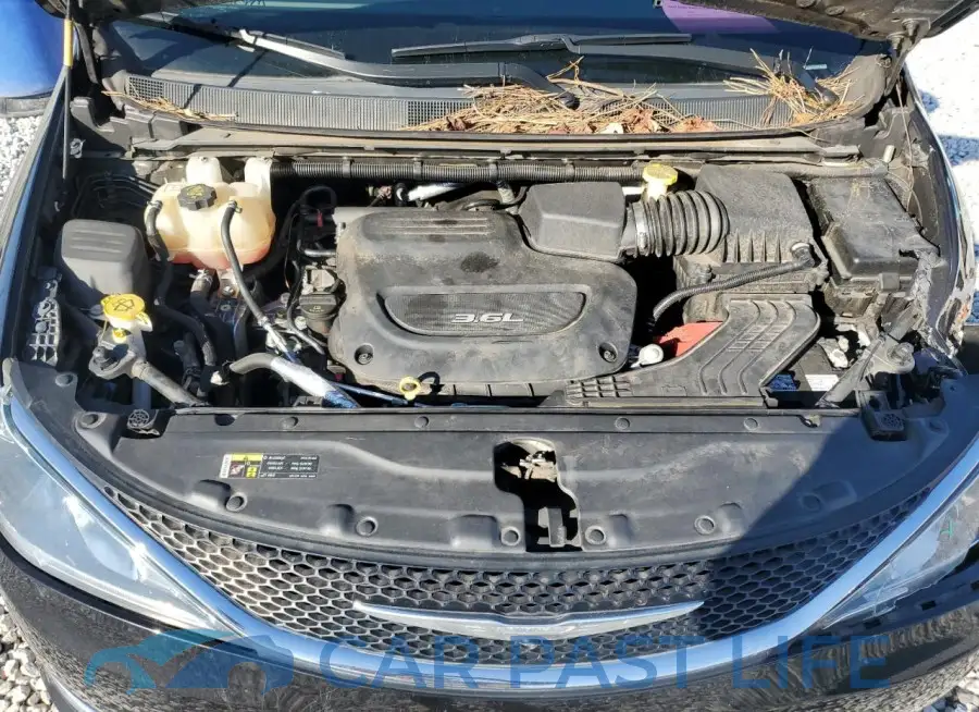 2C4RC1EG4HR668962# 12
