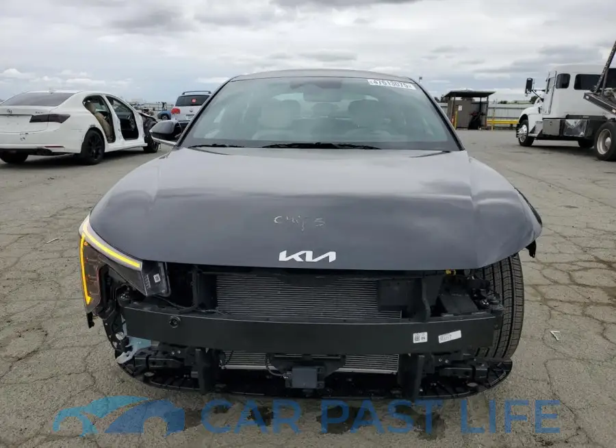 3KPFW4DE2SE044002# 5