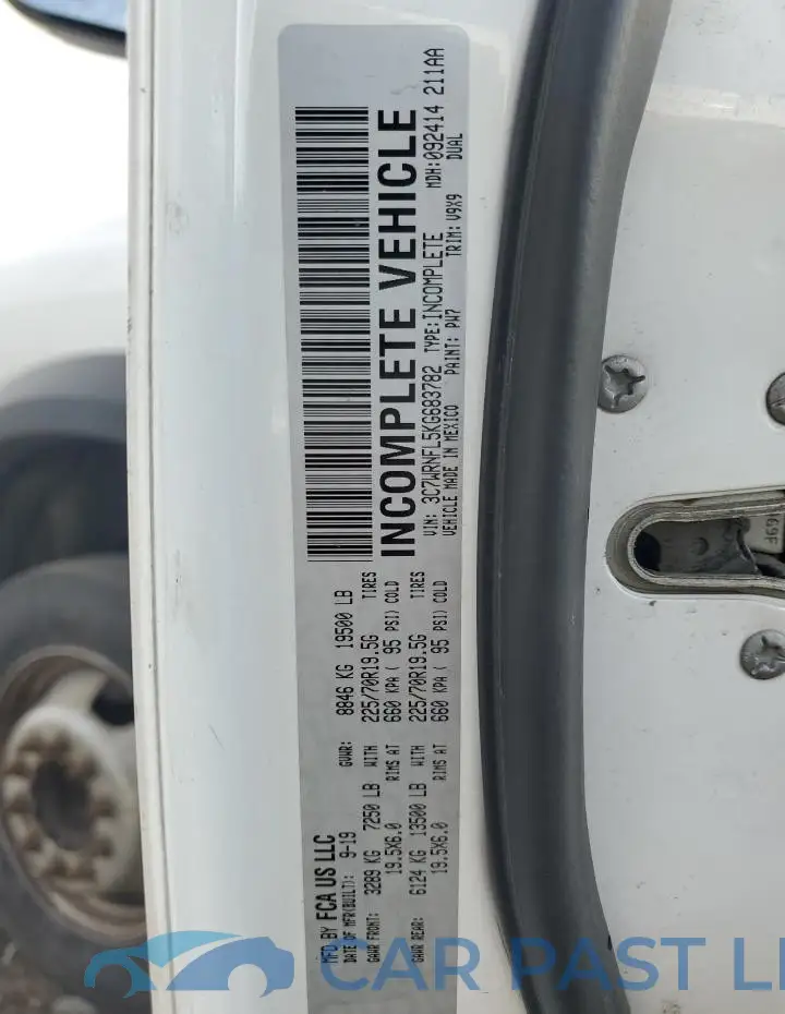 3C7WRNFL5KG683782# 12