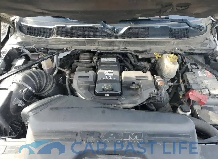 3C7WRNFL5KG683782# 11