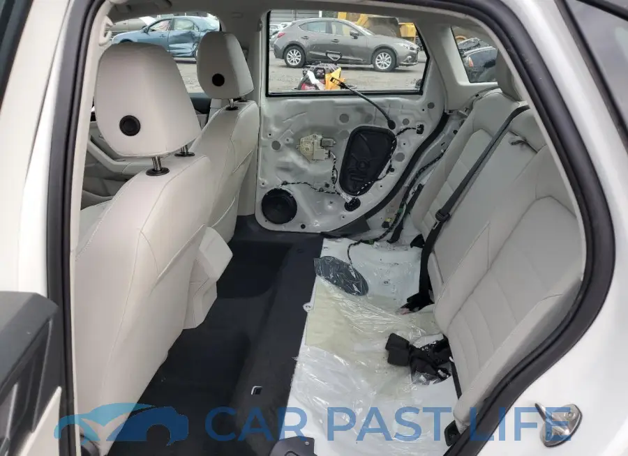3VW7M7BU7RM016411# 10
