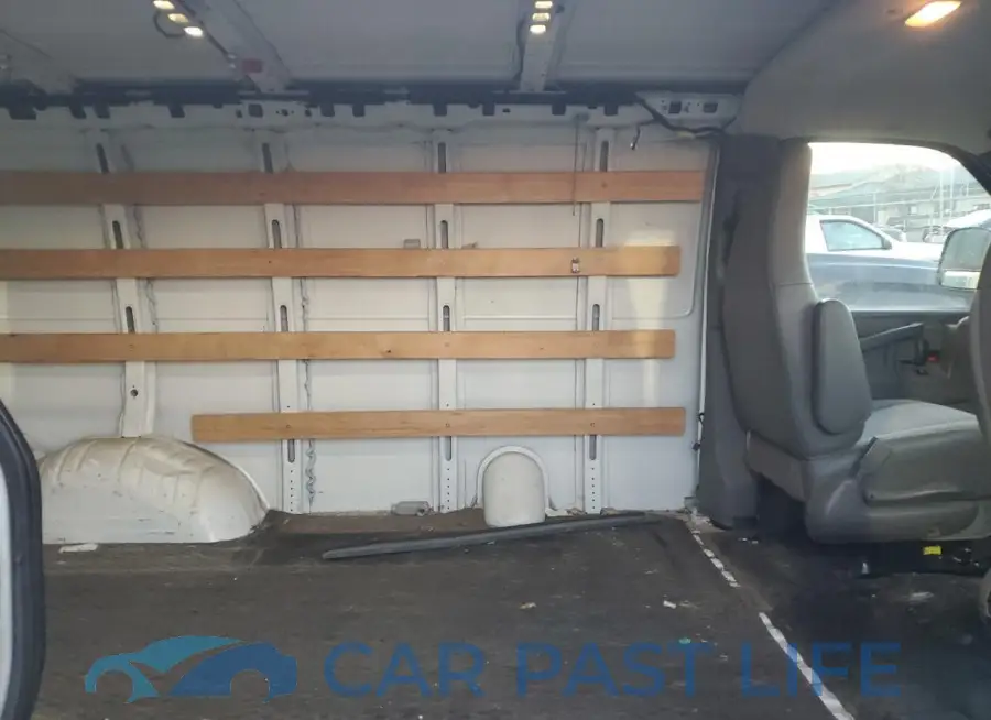 1GTW7AFF4G1172124# 11