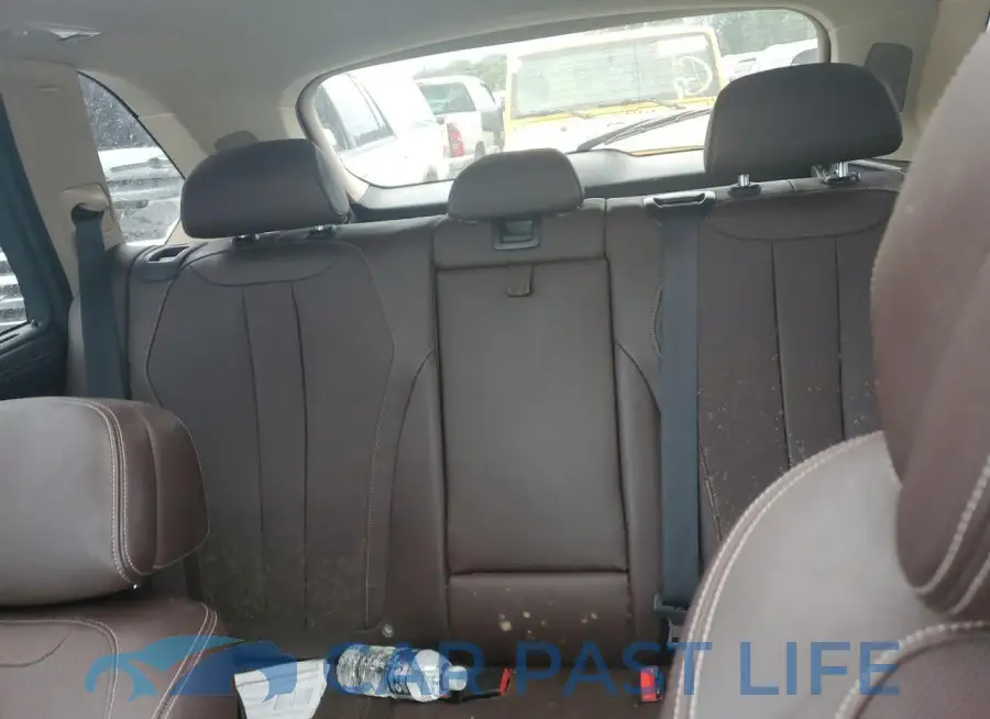 5UXKR6C53G0J82326# 10