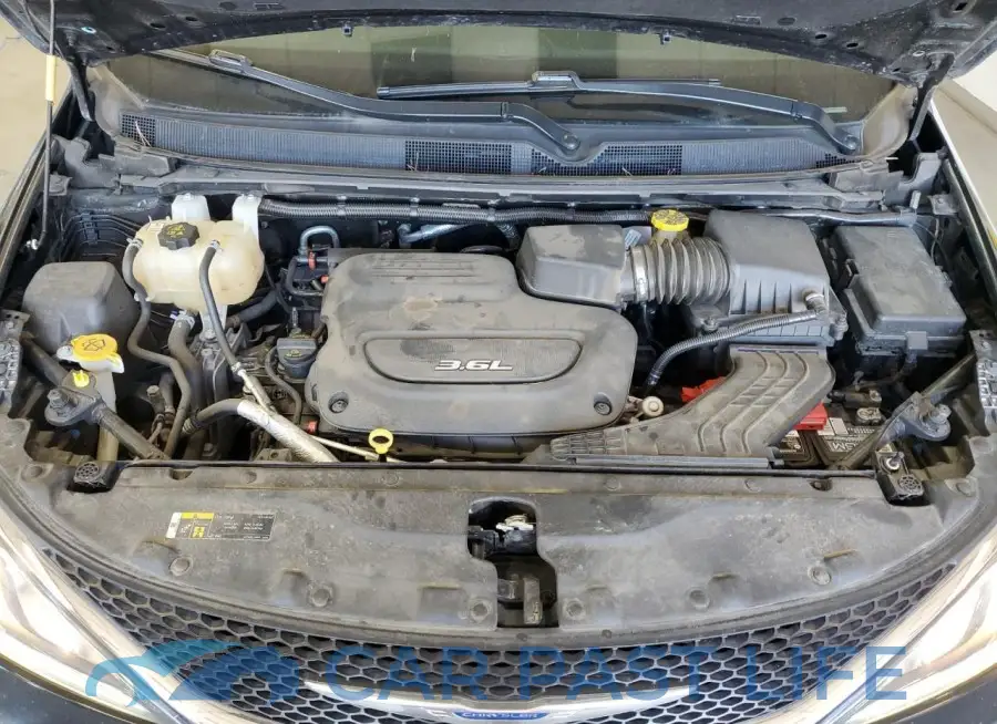 2C4RC1BG5KR537728# 12