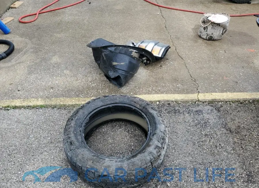 1GC2KWEG6JZ144175# 12