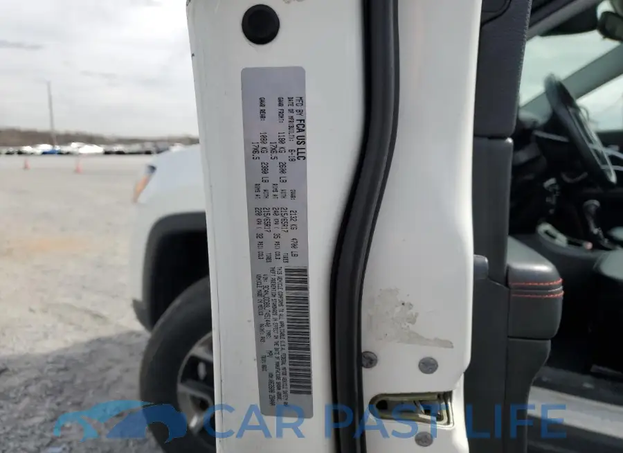 3C4NJDDB9JT451440# 14