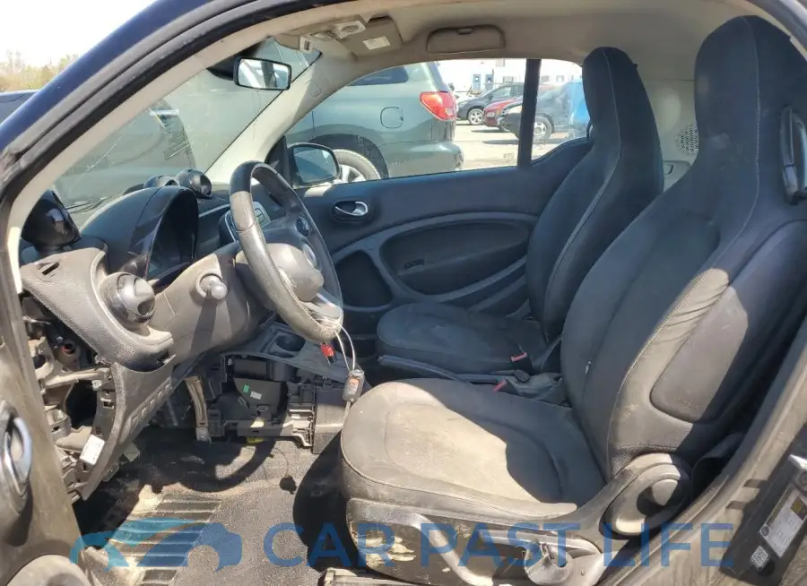 WMEFJ5DA2GK069795# 7
