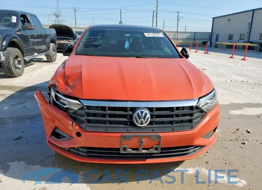 3VWCB7BU8LM019295# 5