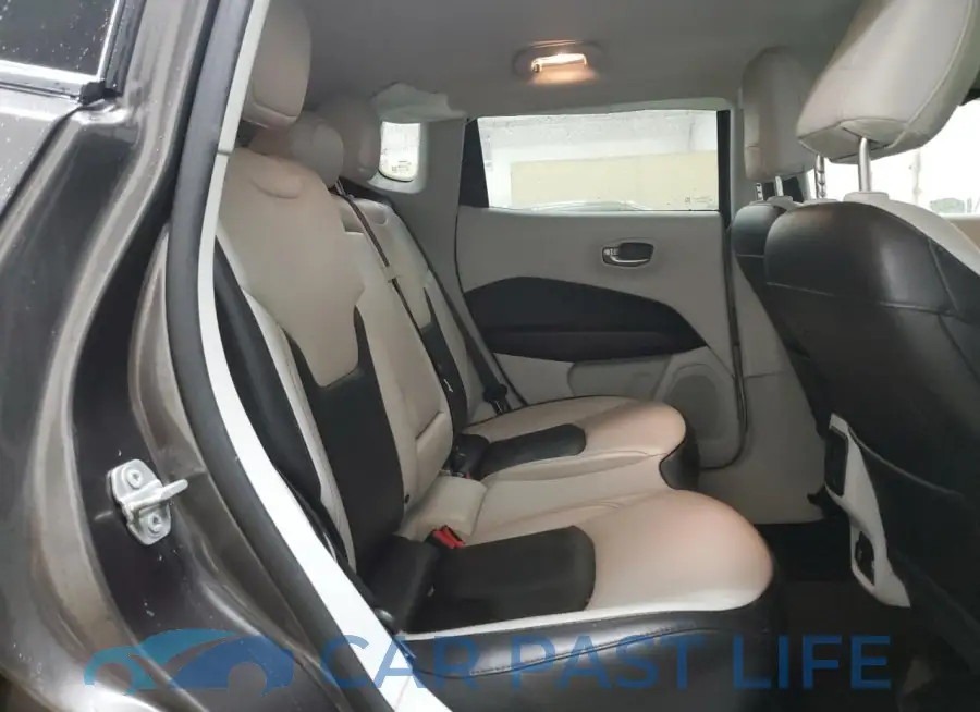 3C4NJDCB7LT216880# 11