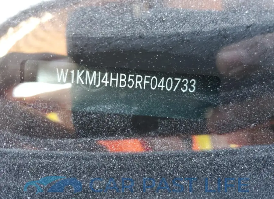 W1KMJ4HB5RF040733# 12