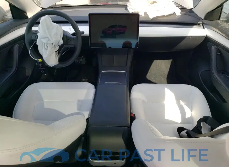5YJ3E1EB7PF678979# 8