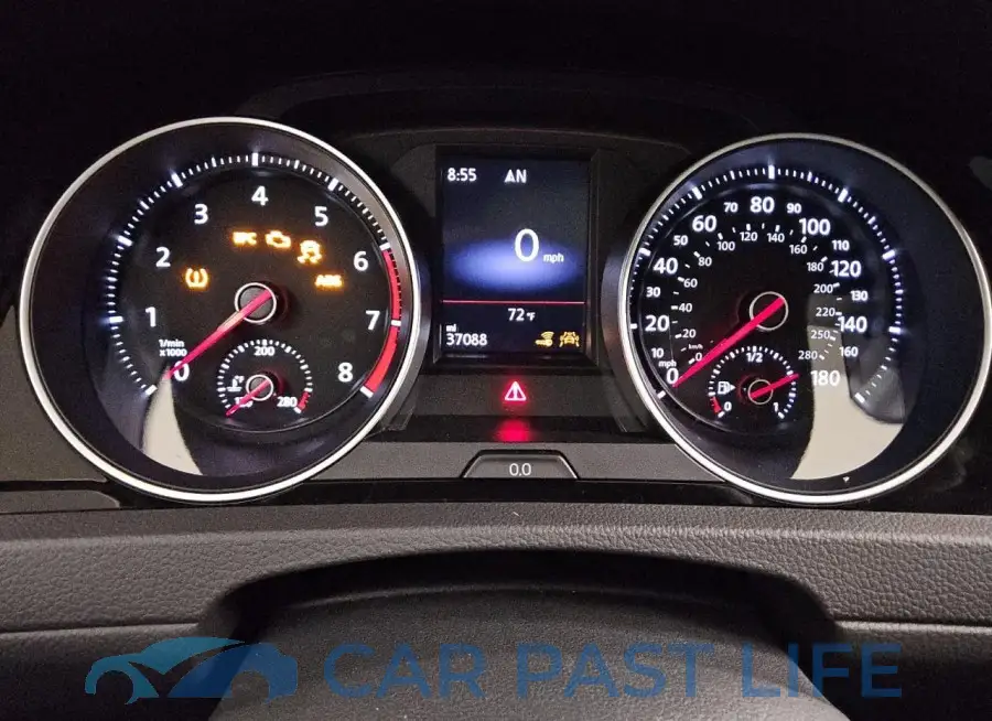 3VW5T7AU2MM005630# 9