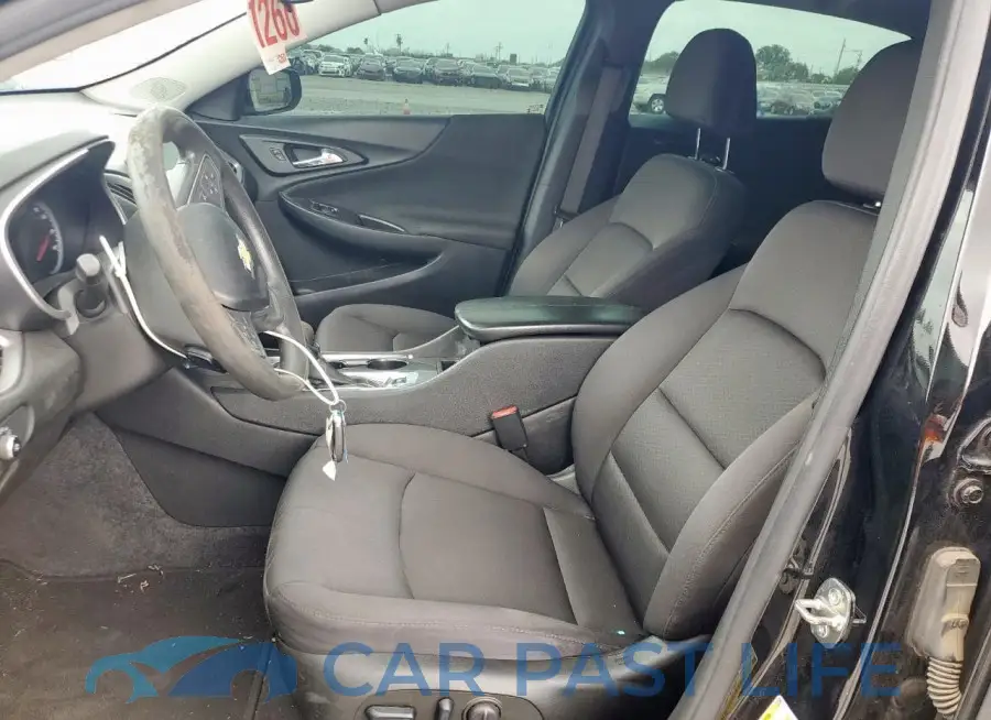 1G1ZD5ST1NF135209# 7