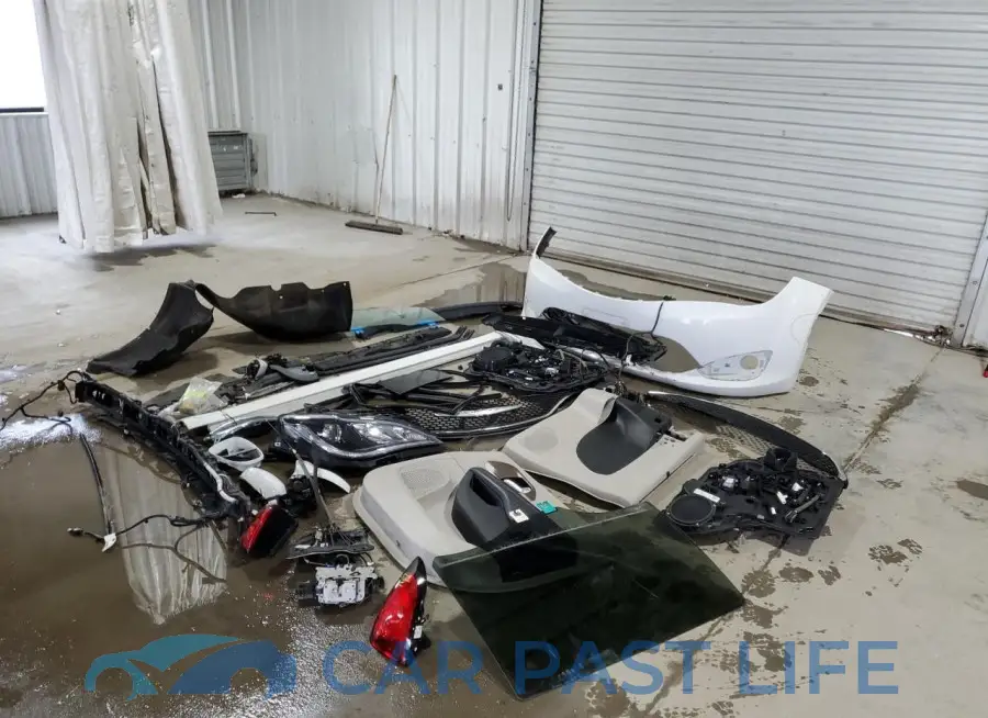 2C4RC1BG3JR292040# 13
