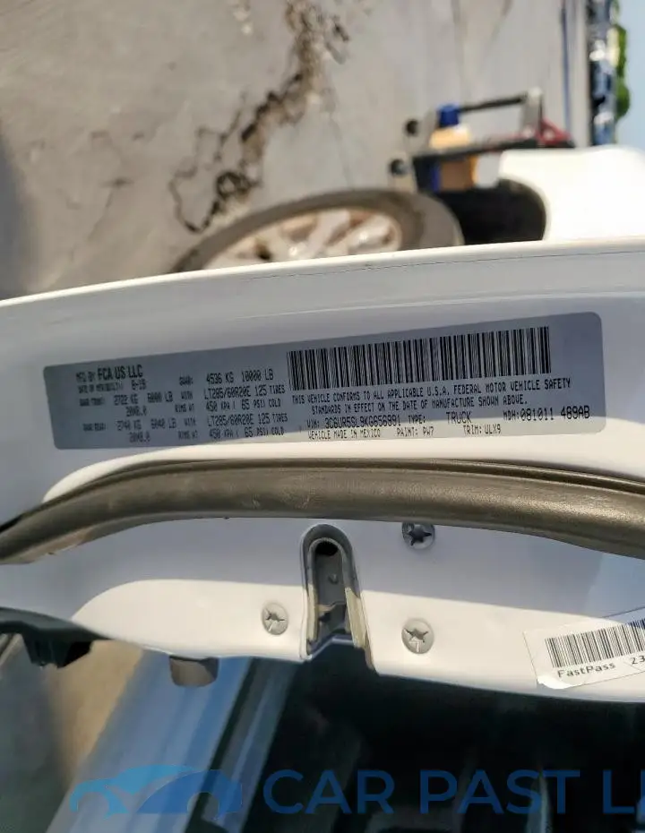3C6UR5SL9KG656991# 14
