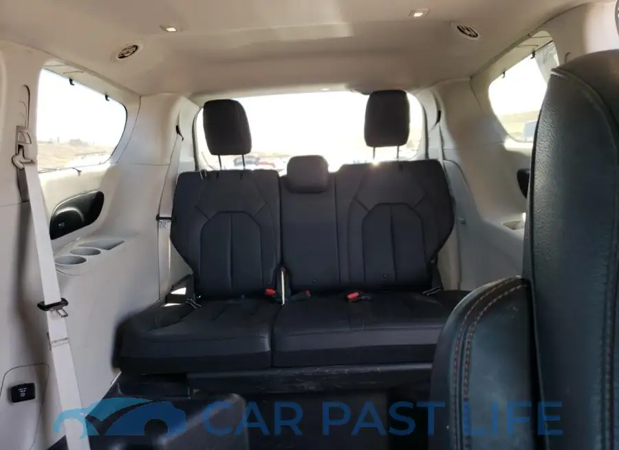 2C4RC1EG6JR171496# 10