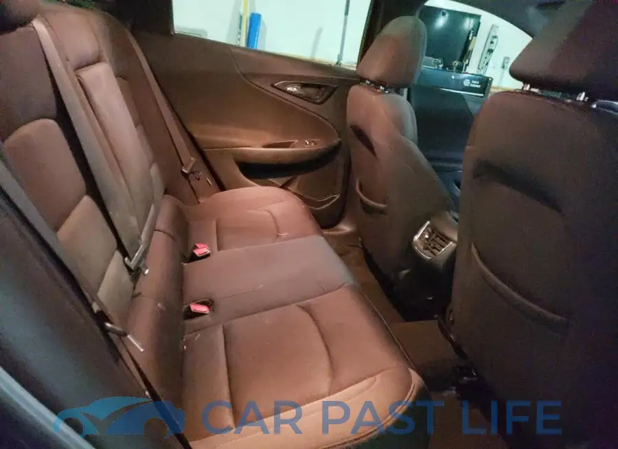 1G1ZD5ST8KF218440# 10