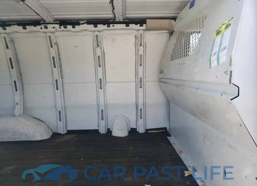 1GTW7AFF8G1330755# 11
