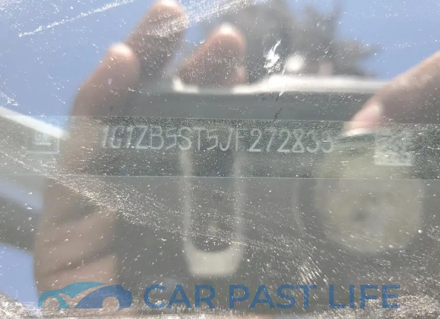 1G1ZB5ST5JF272833# 12