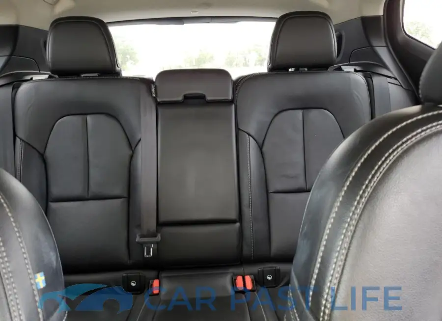 YV4AC2HK9L2279001# 10