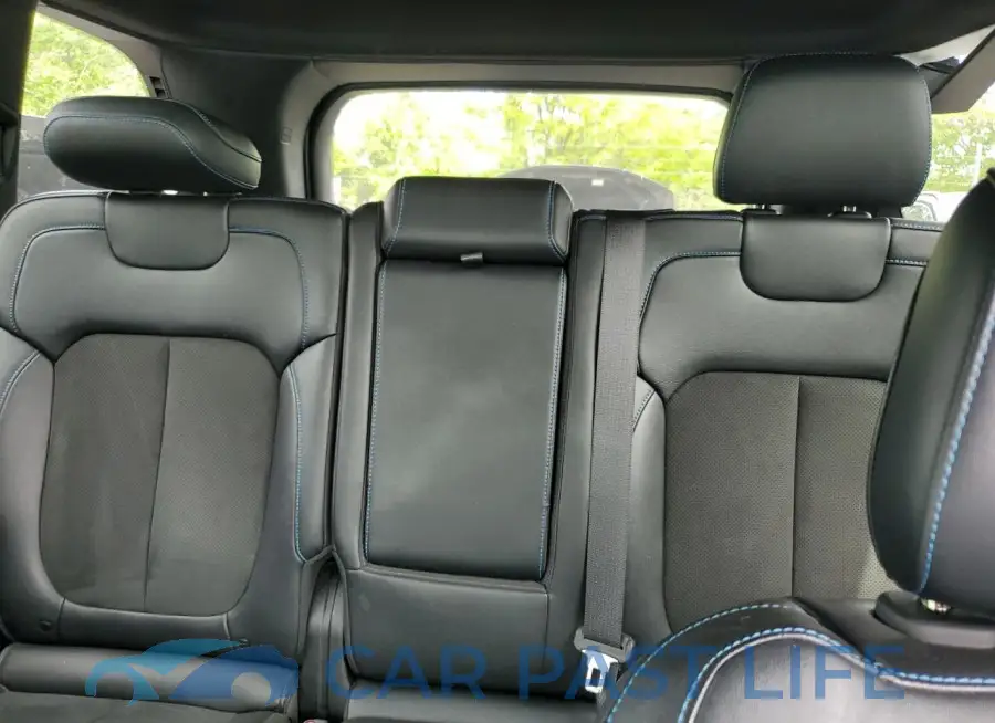1C4RJYC62N8715910# 10