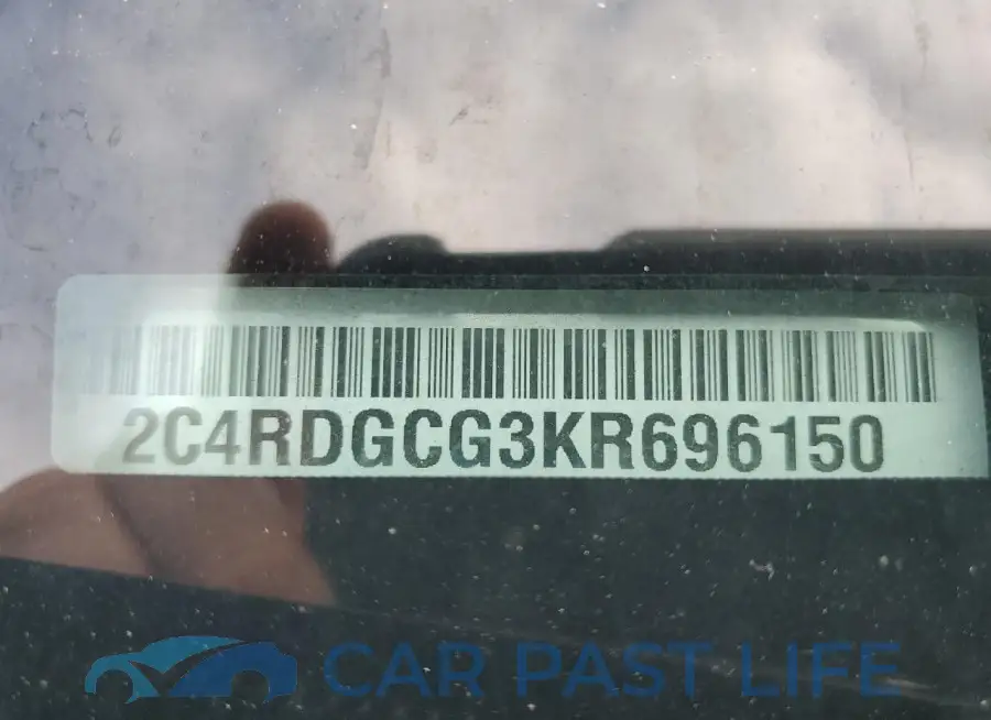 2C4RDGCG3KR696150# 13