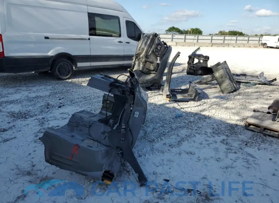 2C3CDXGJ6HH560884# 3