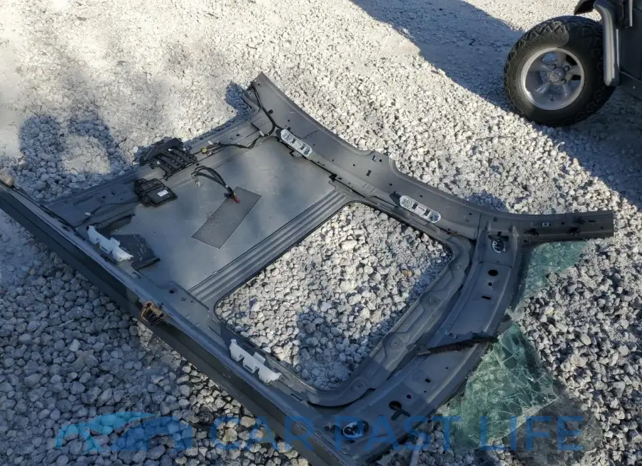 2C3CDXGJ6HH560884# 11